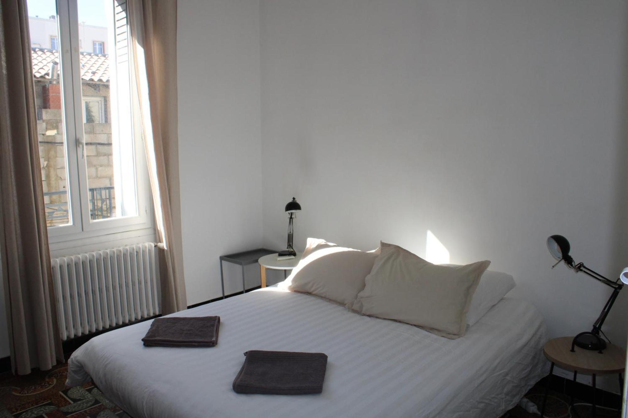 Superbe Appartement Avec Parking Sur Place Nîmes Exteriör bild