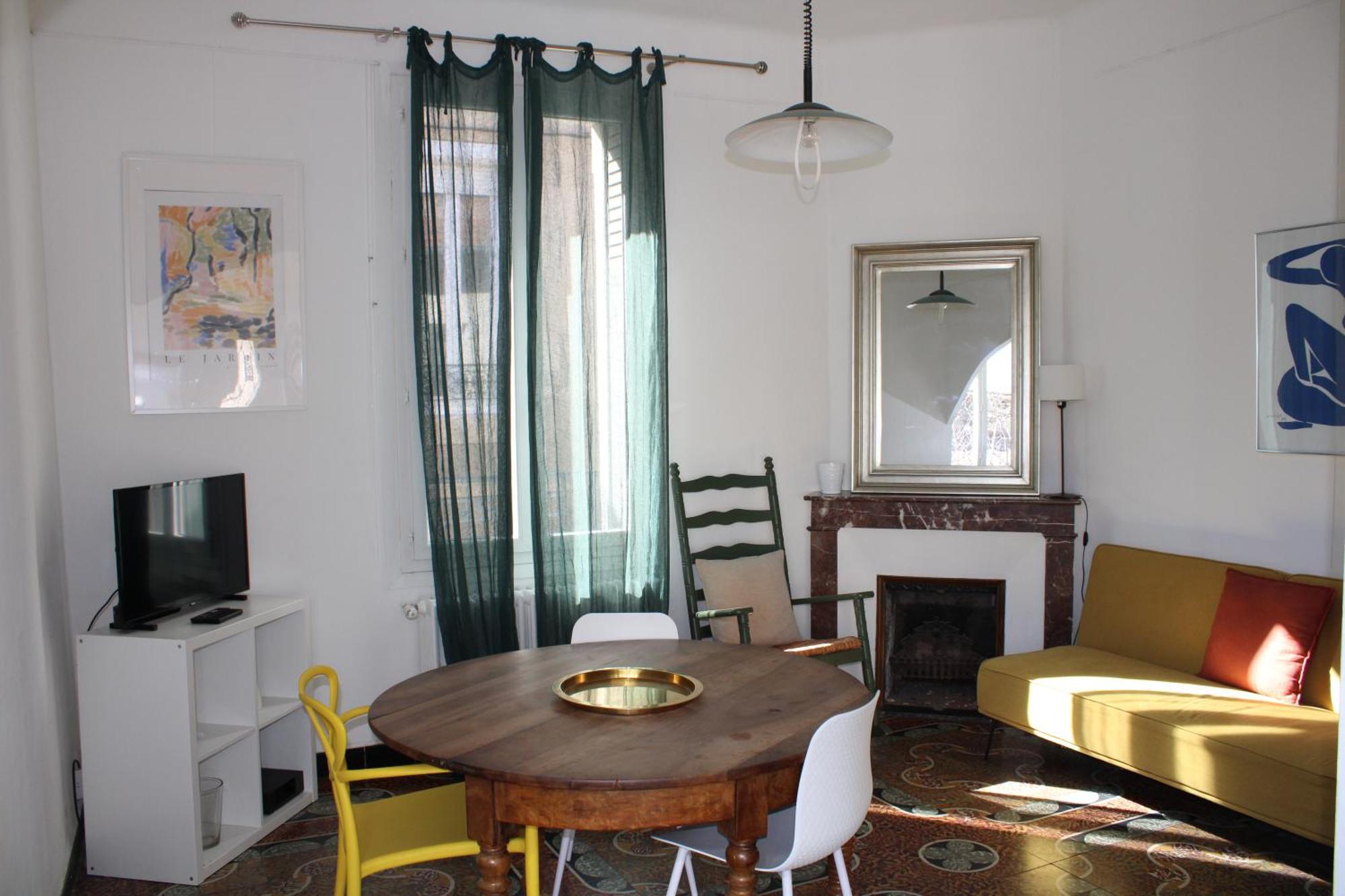 Superbe Appartement Avec Parking Sur Place Nîmes Exteriör bild